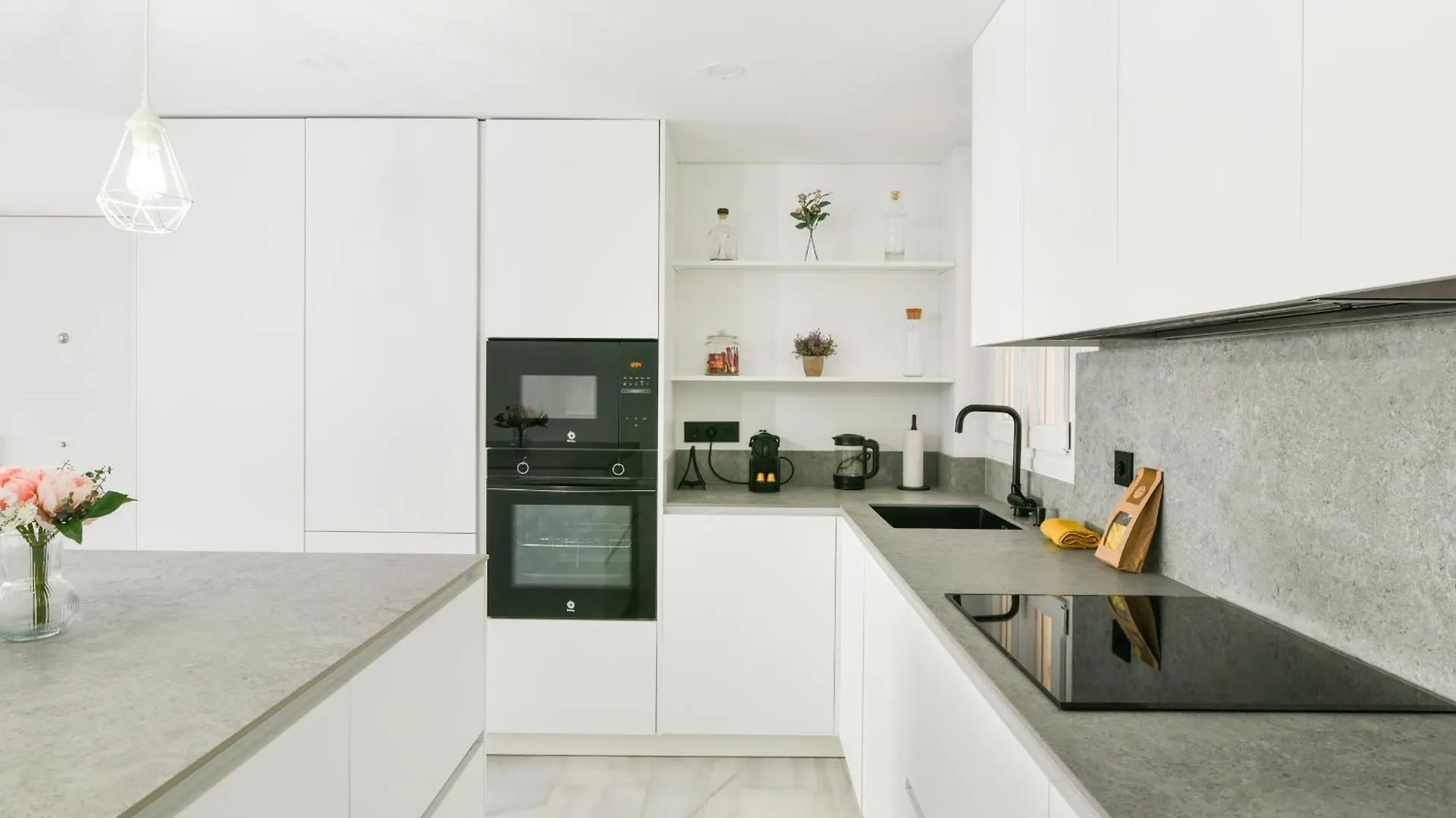 Magnificent- 2Bd 2Bth- City Center Málaga Apartman